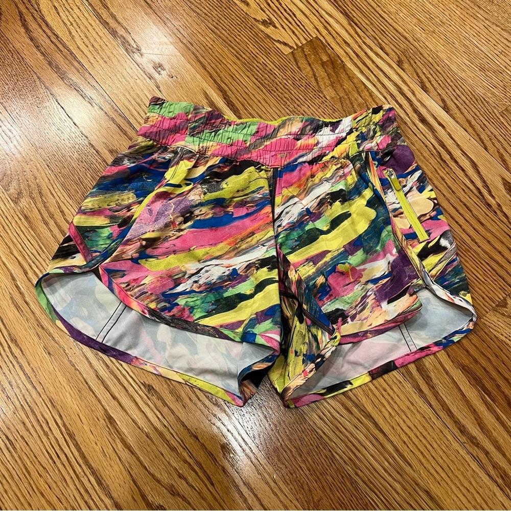 Lululemon Tracker Short V 4” Size 6 Catalyst Multi Colored Women’s